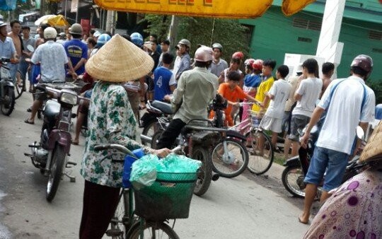 Ẩu đả sau va quẹt xe, một thanh niên tử vong
