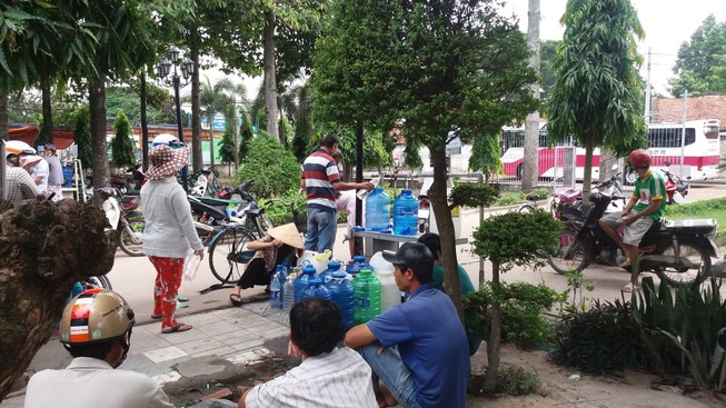 Được dùng nước sạch miễn phí sau 8 năm chờ đợi
