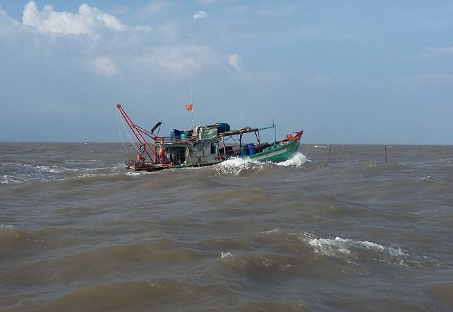 Cứu vớt kịp thời 21 người trôi dạt trên biển