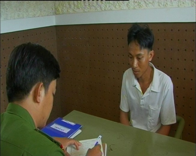 Mất hơn trăm triệu đồng trong cốp xe hỏng khóa