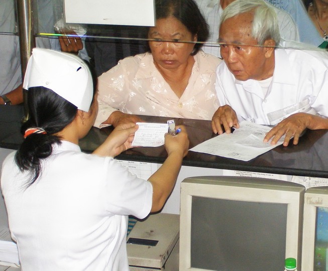 Nhà thuốc bán thuốc giá mắc có phạt được không?