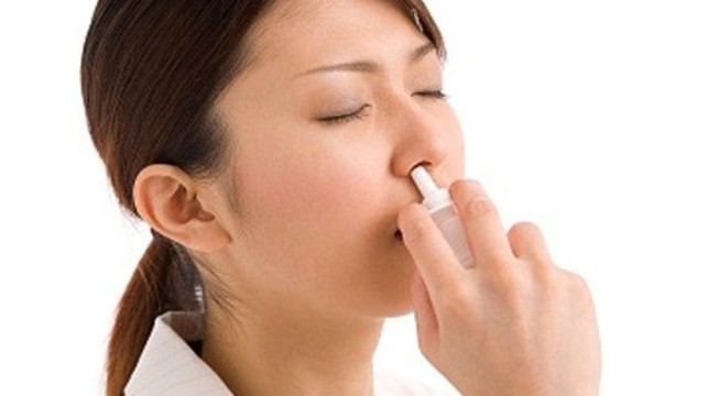 Thuốc xịt mũi chứa dexamethasone có gây teo niêm mạc mũi?