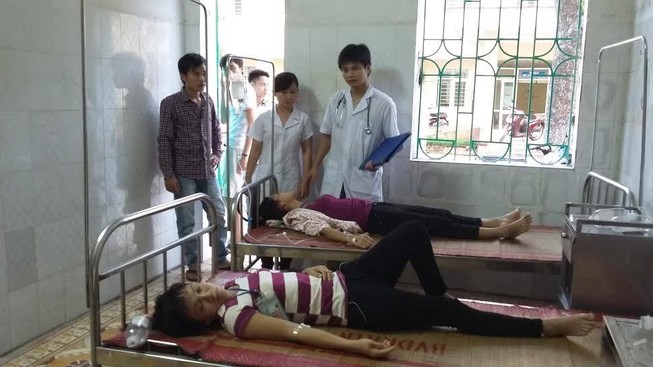 Gần 60 công nhân nhập viện nghi ngộ độc thức ăn
