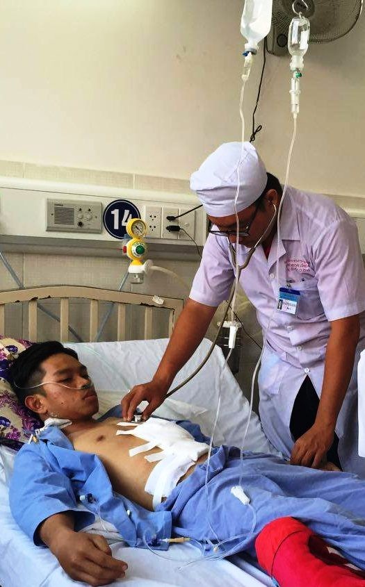 Cứu sống sinh viên bị đâm ngưng tim, ngưng thở