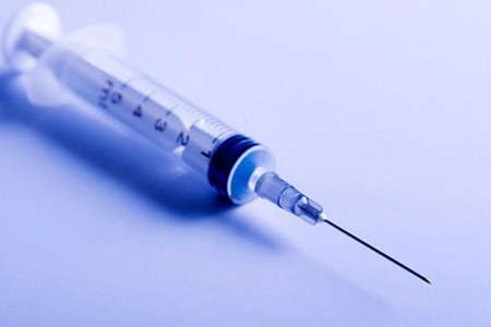 Dùng kim tiêm trấn lột tiền tại khu du lịch