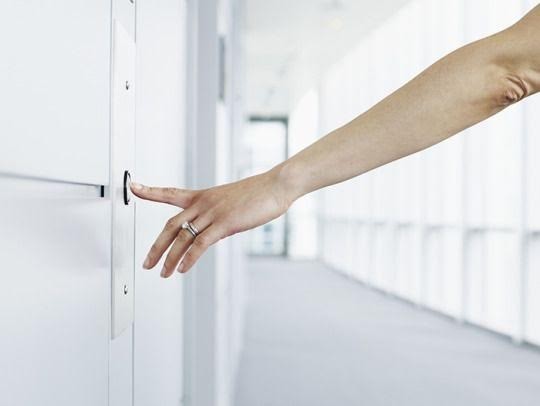 Bảy vật dụng siêu bẩn tại công sở