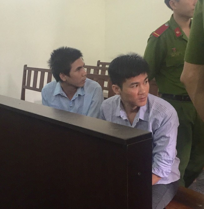 Container cuộn hai cháu bé vào gầm: Tài xế và phụ lái cùng lãnh án
