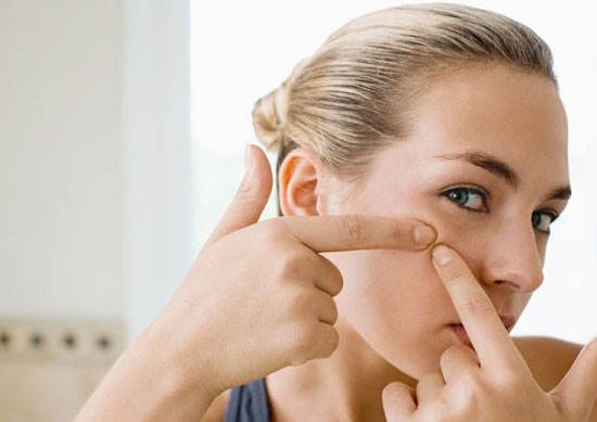 Điểm mặt 6 nguyên nhân làm bạn nổi mụn
