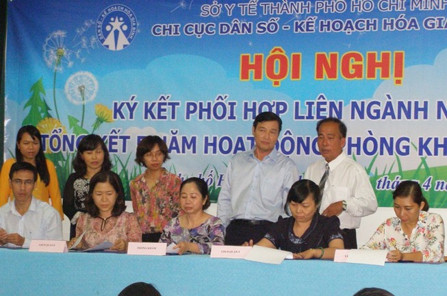 'Sống dễ dãi: Mẹ không nhớ nổi những người cha của 5 đứa con'