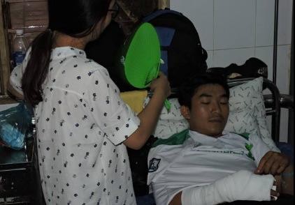Bắt giam thanh niên chém gần đứt lìa tay thiếu úy công an