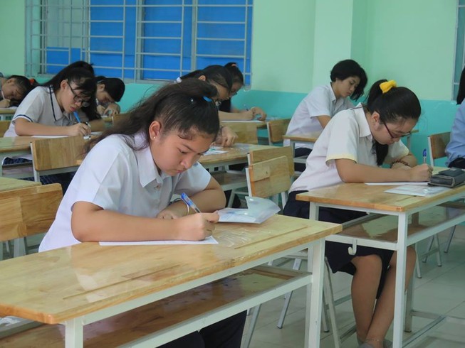 Thi lớp 10 ở TP.HCM: Gần 400 thí sinh vắng thi