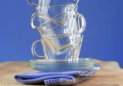 Ổ bệnh từ những chiếc ly lâu ngày không rửa