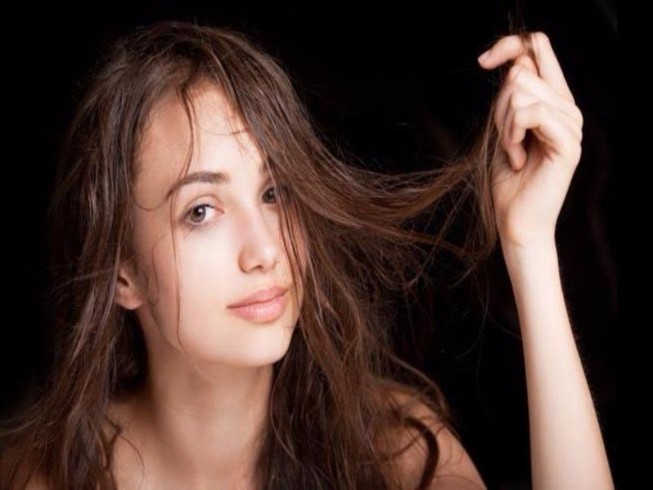 5 cách chăm sóc tóc sai lầm mà ai cũng tưởng đúng