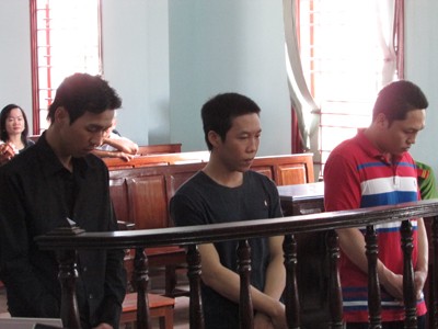 'Đồ nghề' ăn trộm ngụy trang trong… giỏ quà tết