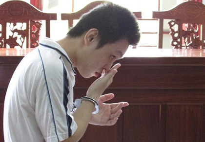Nghĩ xe ôm chở theo bó mía là người xấu nên giết