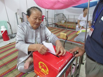 Sáng nay, hơn 500.000 cử tri Cần Thơ đi bầu cử thêm