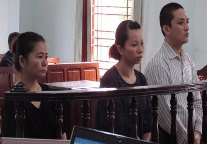 Nghi bị bán làm gái bán dâm, cô gái nhanh trí gọi công an