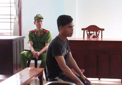 Bị đi tù, còn bị người yêu nhí đòi 70 triệu tiền... bồi thường 'yêu'