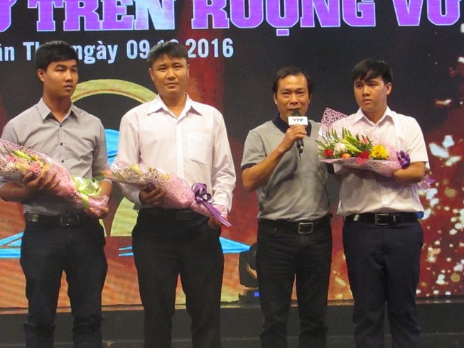 Hơn 1,4 tỉ đồng tiếp sức tân sinh viên đến trường