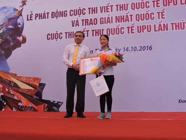 Cậu bé Syria hóa thân trong bức thư giải nhất UPU