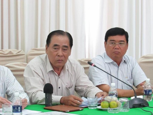 Đi rửa xe cũng bị thu phí