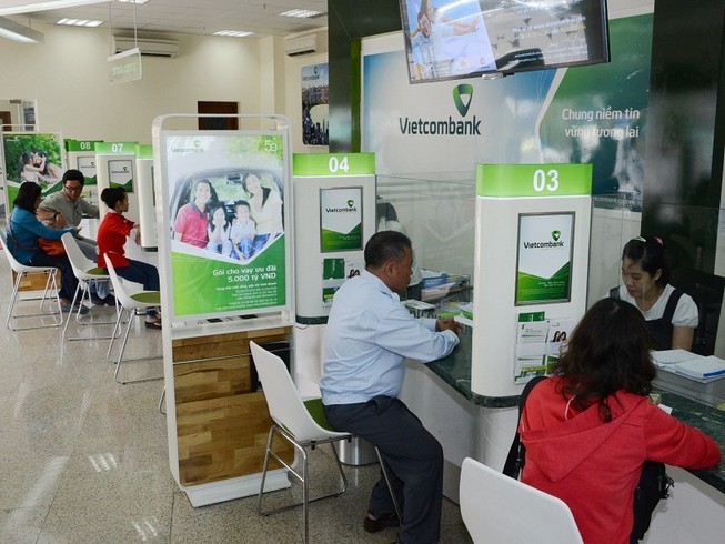 'Đại gia' VCB bất ngờ giảm sâu lãi suất cho vay