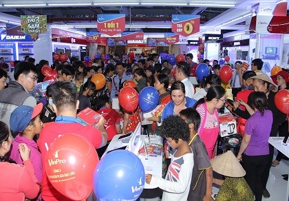 Vincom Plaza Bạc Liêu hút khách trong ngày ngày trương.