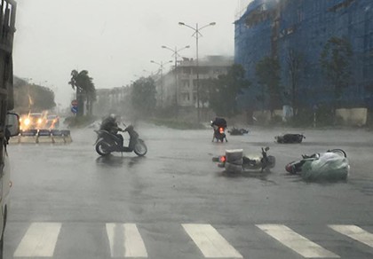 Một người chết, 5 người bị thương do bão số 1