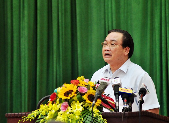 Bí thư Hà Nội yêu cầu tìm nguyên nhân cá chết ở Hồ Tây