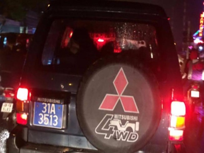 Hà Nội có báo cáo xe biển xanh, cán bộ đi lễ chùa