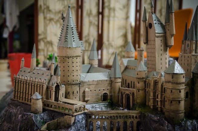 9x 'xây' trường Hogwarts đẹp từng milimet