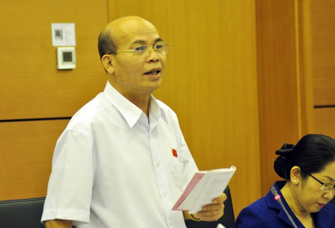 Đất nước đi lên hay tụt hậu là do yếu tố con người