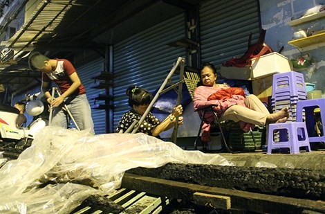 Hai phương án hỗ trợ người dân có nhà bị cháy tại quận 1