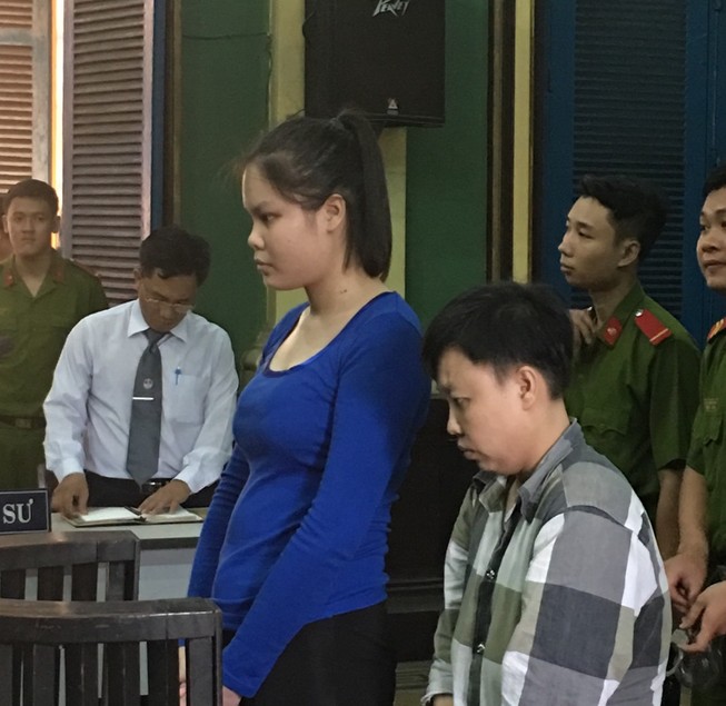 Gái bán dâm siết cổ, chích điện khách để cướp 1 triệu đồng