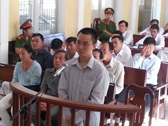 Truy cứu thêm các sếp ngân hàng trong vụ lừa gần 800 tỉ đồng