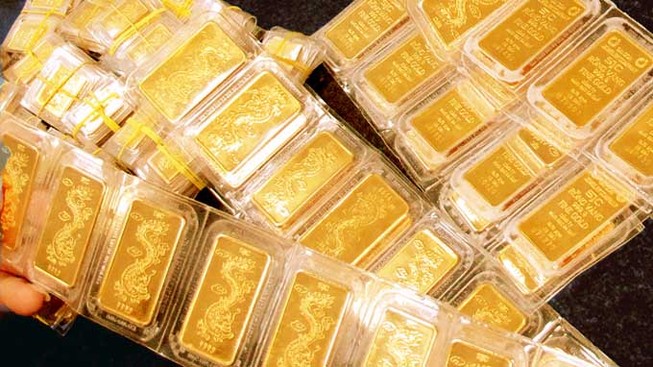Giá vàng thế giới 'bốc hơi' 400.000 đồng/lượng