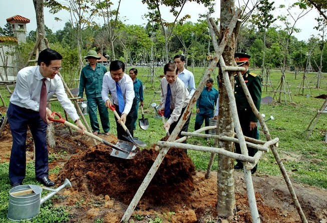 Bí thư Đinh La Thăng dự lễ đón nhận Di tích đặc biệt địa đạo Củ Chi