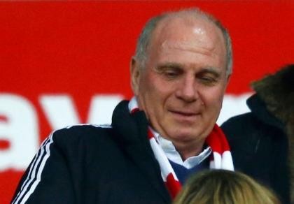 Giúp chủ tịch Bayern Uli Hoeness trốn thuế, ngân hàng bị vạ lây