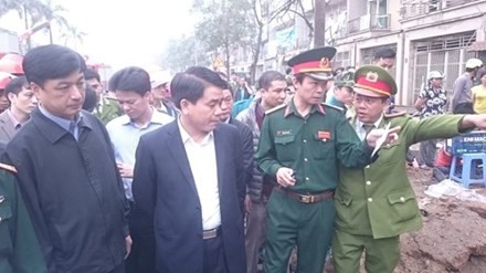 Nguyên nhân ban đầu là do... cưa vật liệu nổ