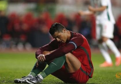 Ronaldo hỏng phạt đền, Bồ Đào Nha lãnh đủ
