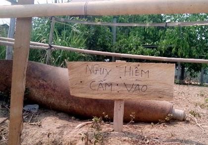 Phát hiện bom còn nguyên ngòi nổ tại khu dân cư