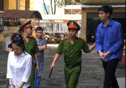 Đánh thuốc mê ông ngoại để trộm đồ cổ trị giá 1,6 tỉ