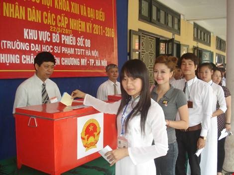 Báo Pháp Luật TP.HCM trao giải cuộc thi 'Công dân với bầu cử'