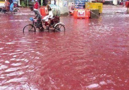Xuất hiện dòng sông máu tại thủ đô Bangladesh