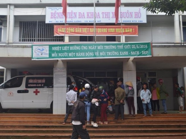Rủ nhau chơi cạnh hồ nước, bé trai lớp 3 tử vong