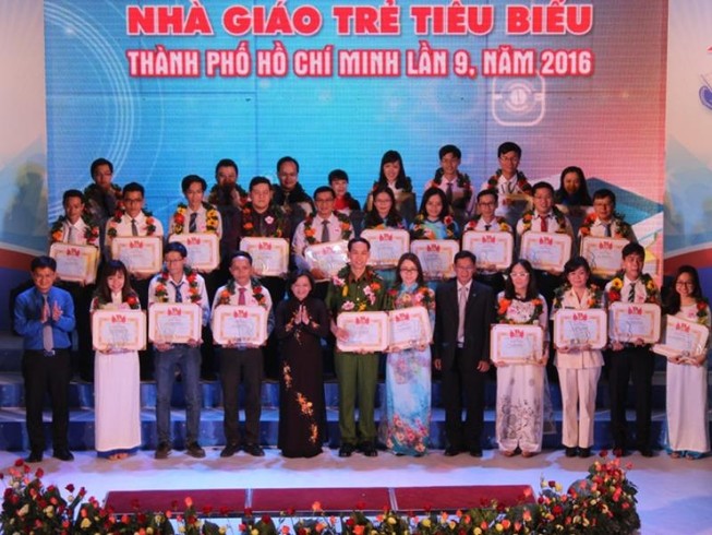 Vinh danh 214 gương nhà giáo trẻ tiêu biểu