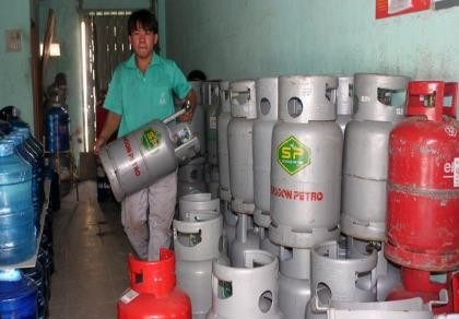 Từ 1-7 giá gas giảm đến 14.000 đồng/bình 12kg