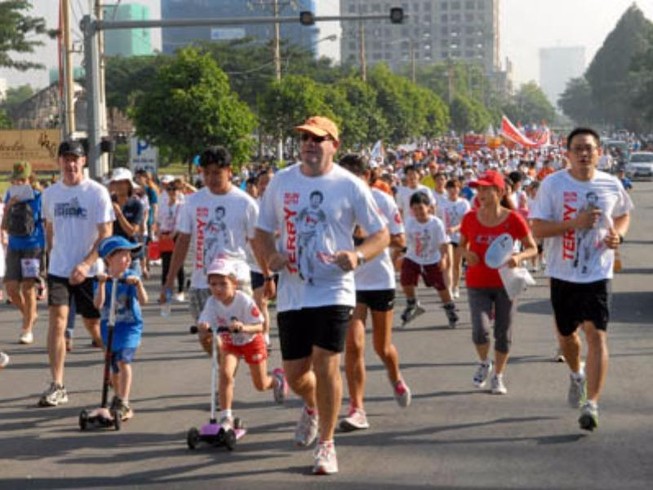 Chạy từ thiện Terry Fox ủng hộ quỹ chữa ung thư