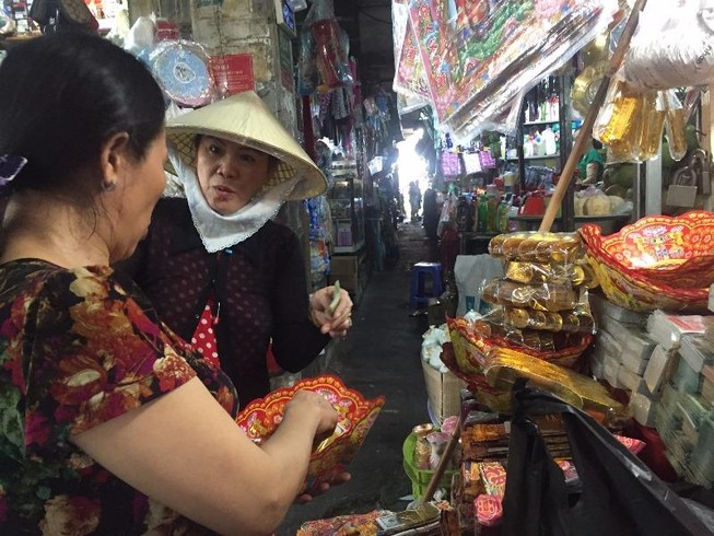Cá lóc nướng, tôm nướng 'cháy hàng' ngày Thần tài