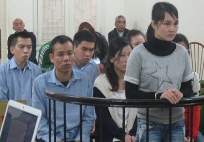 Nhóm người Trung Quốc chuyển hơn 800 tỉ đồng phi pháp vào Việt Nam